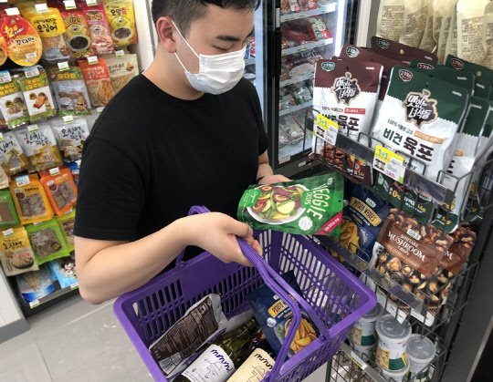 CU가 비건 안주를 확대하고 있다. <BGF리테일 제공>